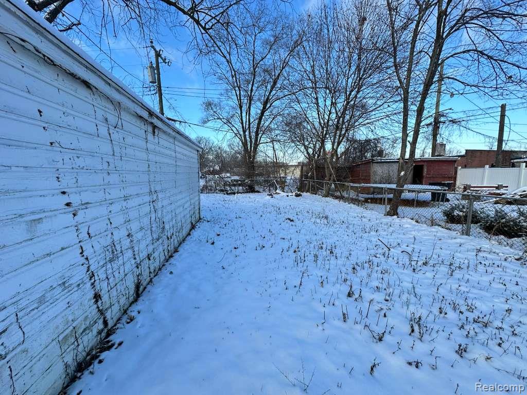 8685 Vaughan Street, Detroit, MI 48228 — Photo 17