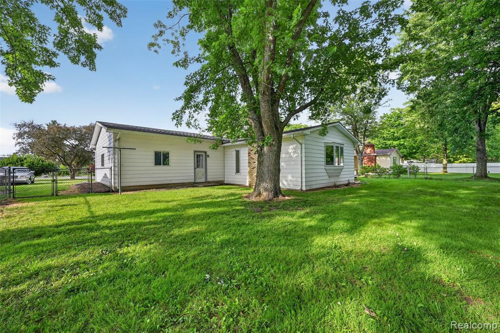 5457 Reid Road, Swartz Creek, MI 48473 — Photo 45