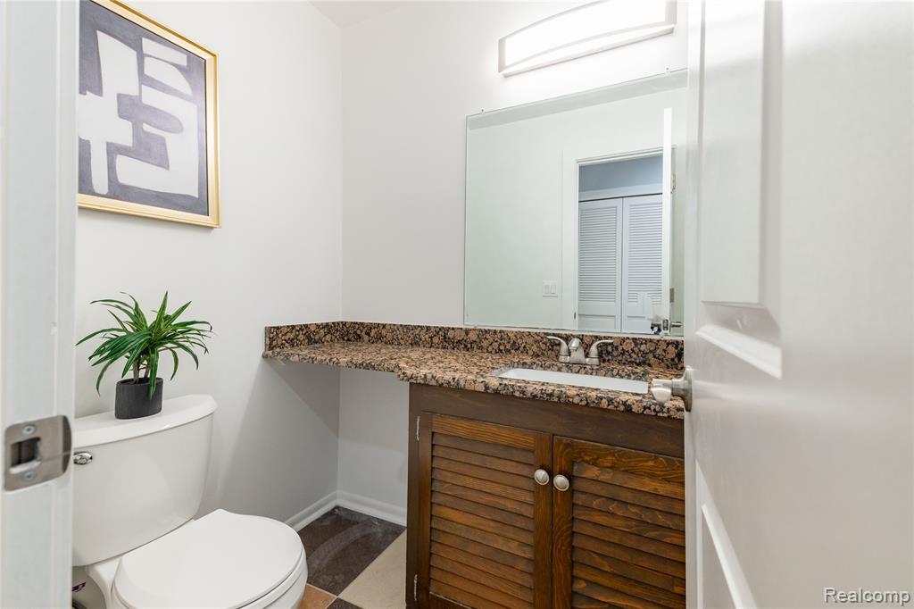 5815 Bloomfield Glens Road, West Bloomfield, MI — Photo 38