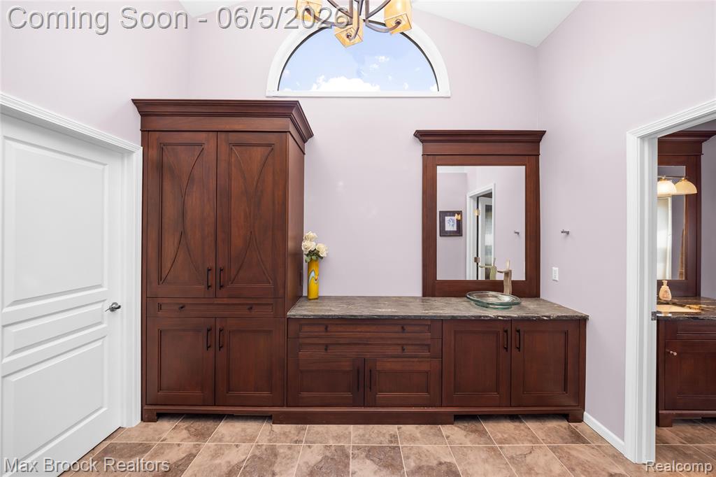 6294 Lindsay Court, West Bloomfield, MI 48324 — Photo 39