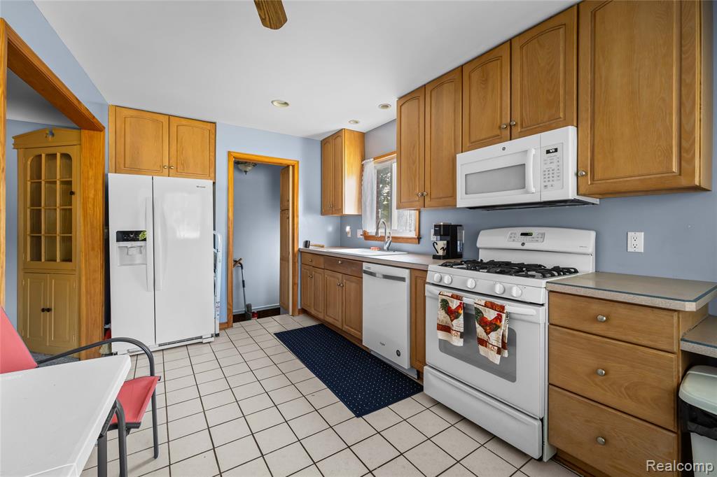 4402 Vassar Street, Dearborn Heights, MI 48125 — Photo 7