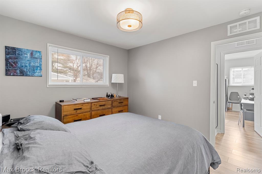 501 S Edgeworth Avenue, Royal Oak, MI 48067 — Photo 26