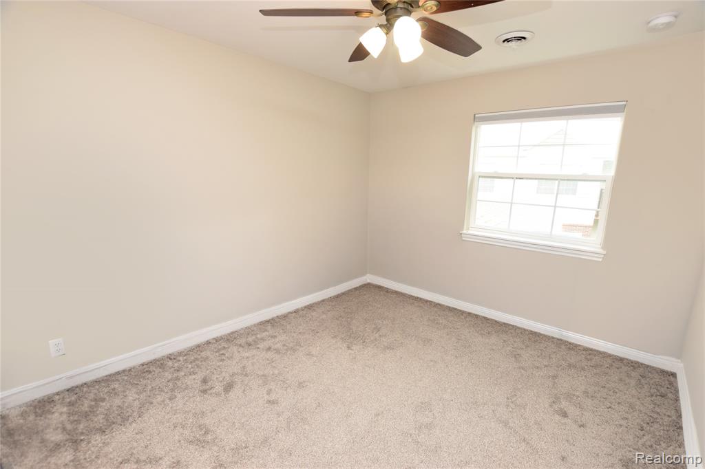 899 Watercress Lane, Fenton, MI 48430 — Photo 11