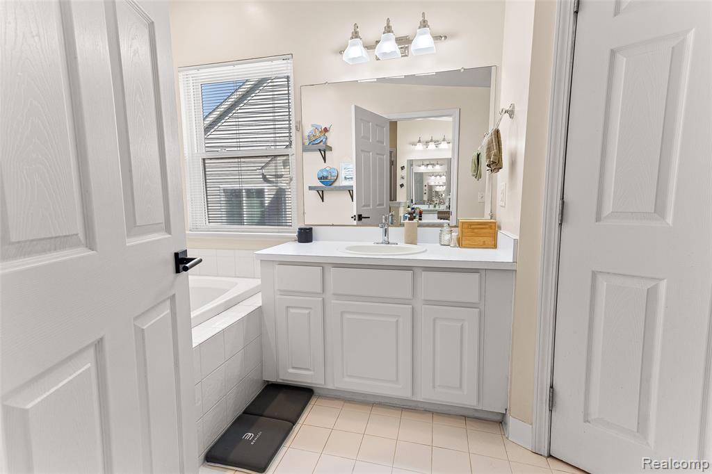 1484 Chapleau Drive, Ann Arbor, MI 48103 — Photo 34