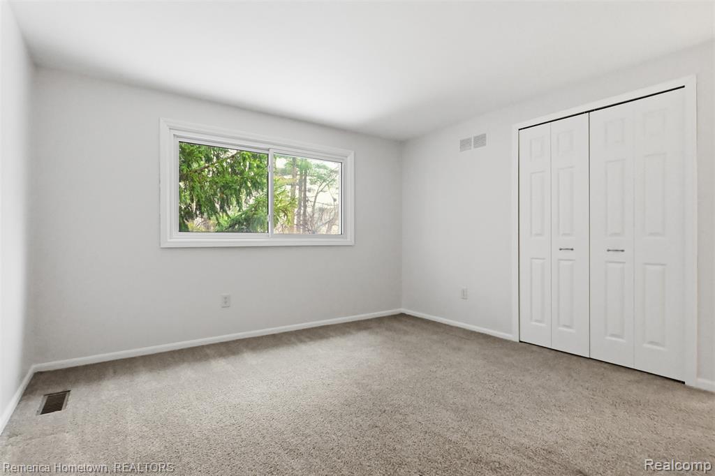 9801 Tennyson Drive, Plymouth, MI 48170 — Photo 25