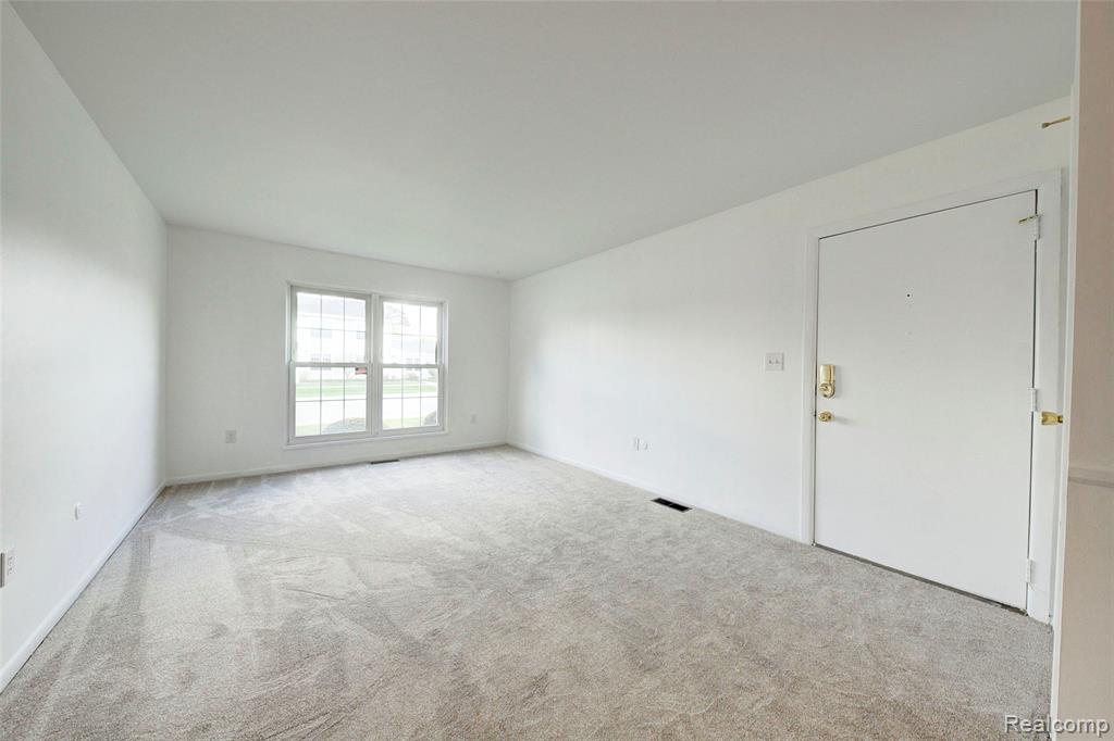 39887 Village Wood Lane, Novi, MI — Photo 9