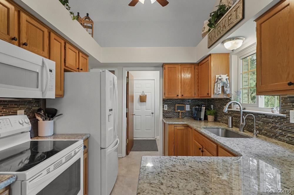 22230 Quail Run Circle, 1, South Lyon, MI 48178 — Photo 14