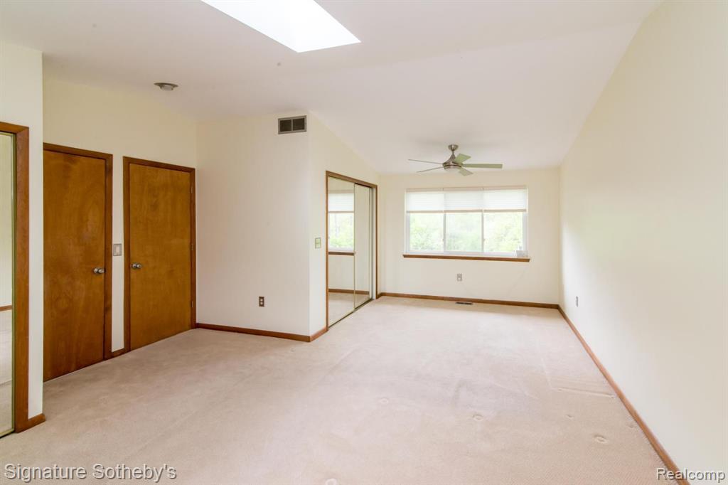 6279 WALKER Court, Troy, MI 48085 — Photo 38