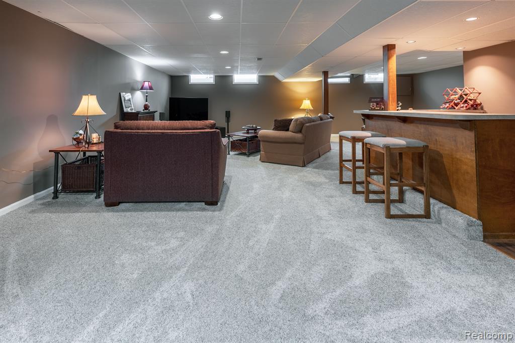 900 DREW Drive, Troy, MI 48098 — Photo 32