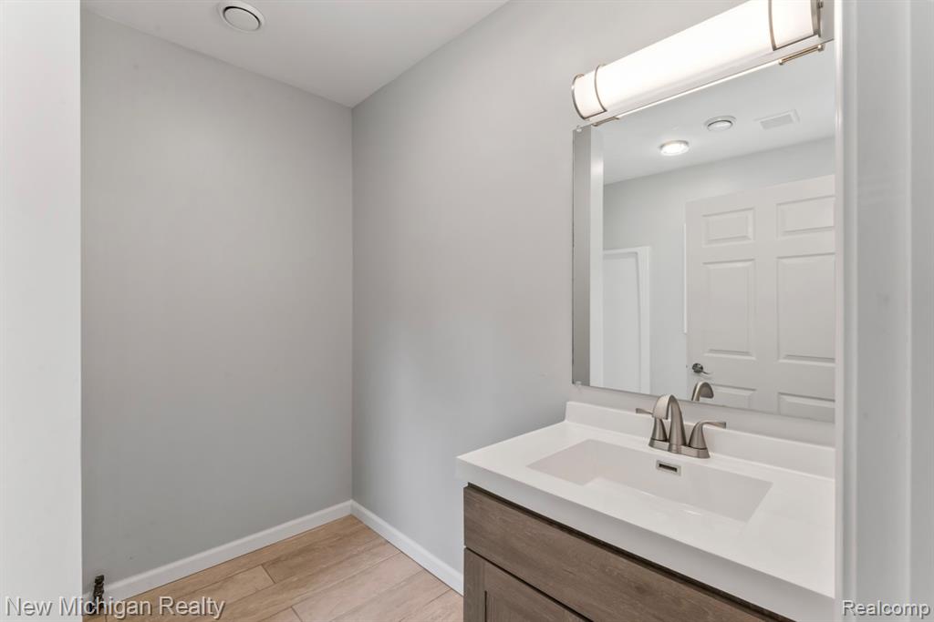 6239 Grange Hall Road, Holly, MI 48442 — Photo 32