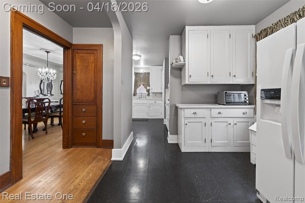 486 W Iroquois Road, Pontiac, MI 48341 — Photo 17