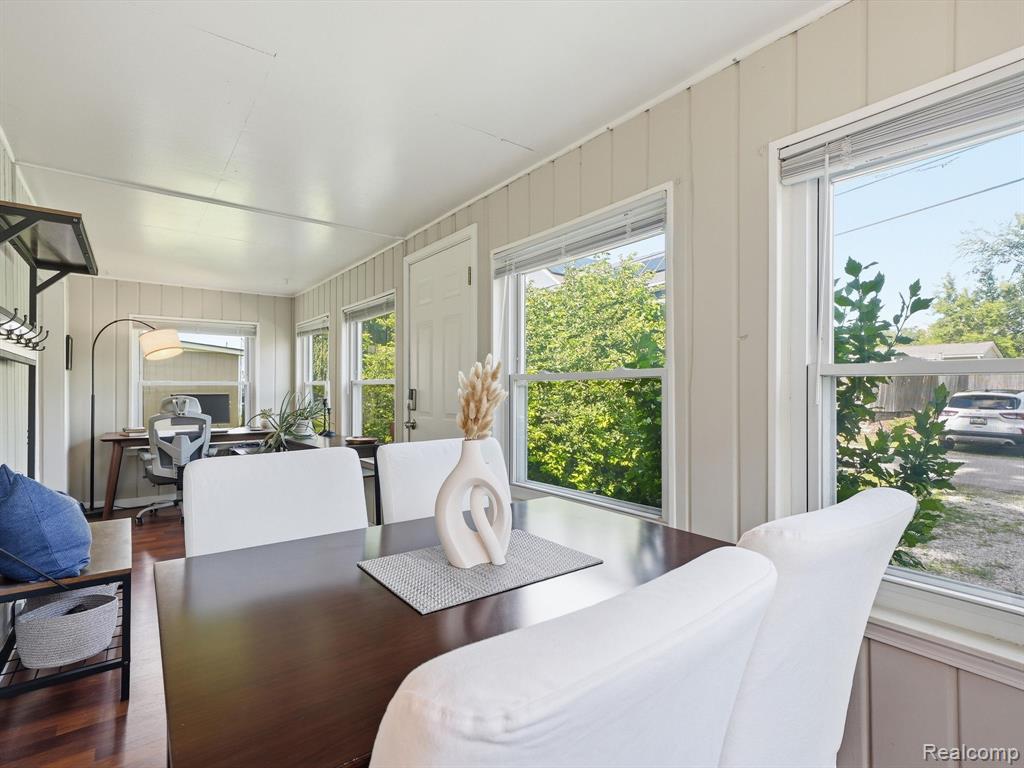 1728 Beechcroft Street, Keego Harbor, MI 48320 — Photo 10