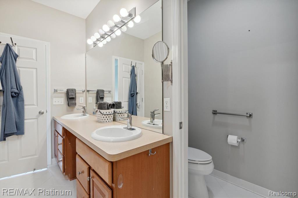 3872 RAINIER Drive, 94, Howell, MI 48843 — Photo 24