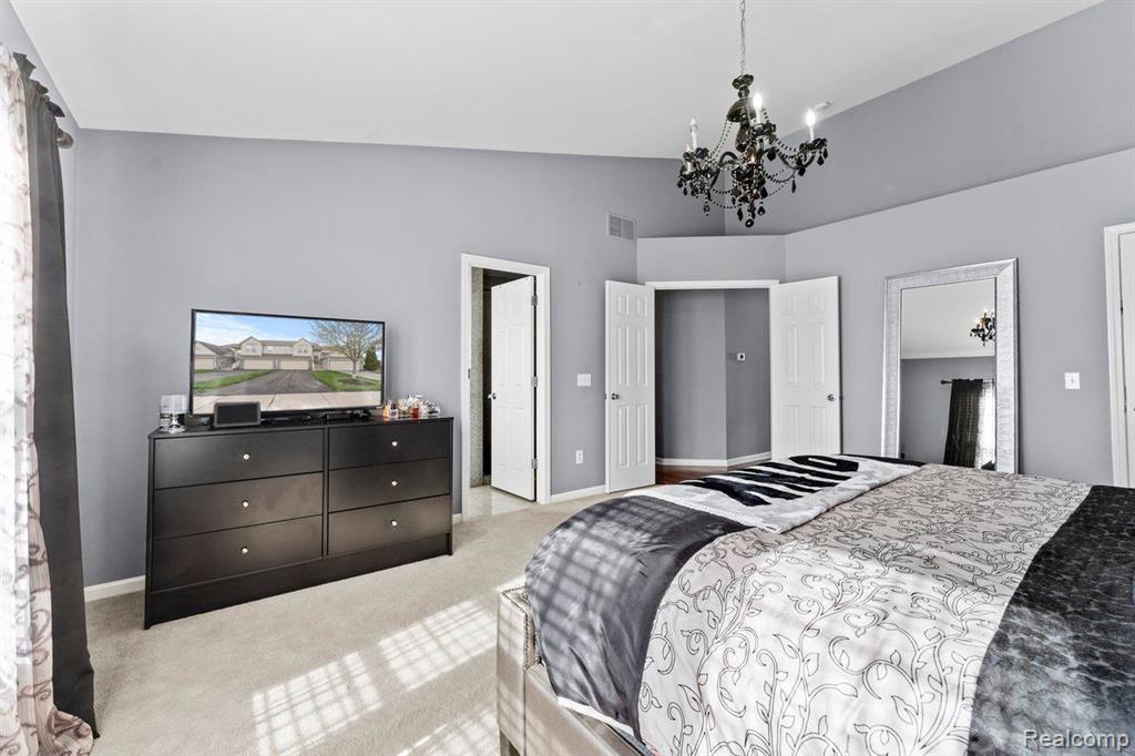 26626 KIRKWAY Circle, Woodhaven, MI 48183 — Photo 15