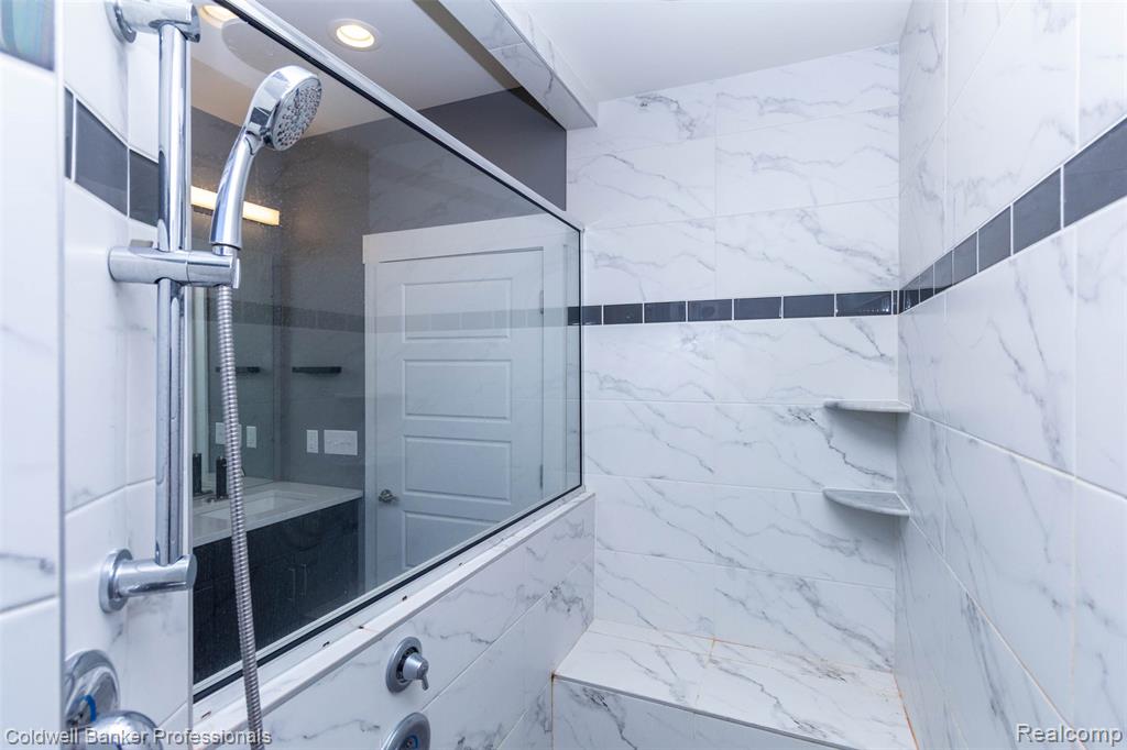 50047 Norfolk Court, Canton, MI 48188 — Photo 23