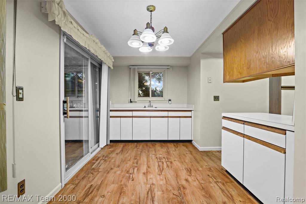 25134 Ann Arbor Trail, Dearborn Heights, MI 48127 — Photo 12