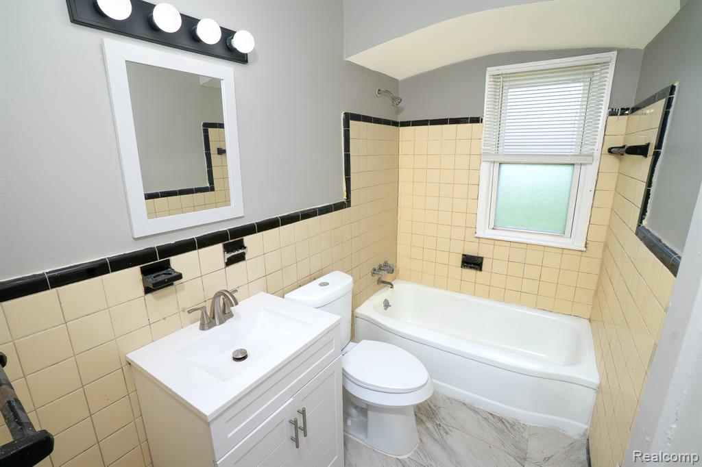 9107 Vaughan Street, Livonia, MI 48228 — Photo 7