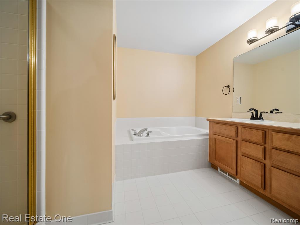 122 Pondview Court, Brighton, MI 48116 — Photo 15