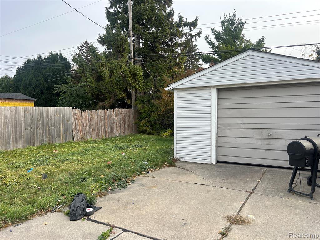 8054 Potomac, Center Line, MI 48015 — Photo 25