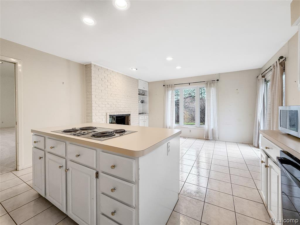 6953 Pebble Park Circle, 68, West Bloomfield, MI — Photo 10