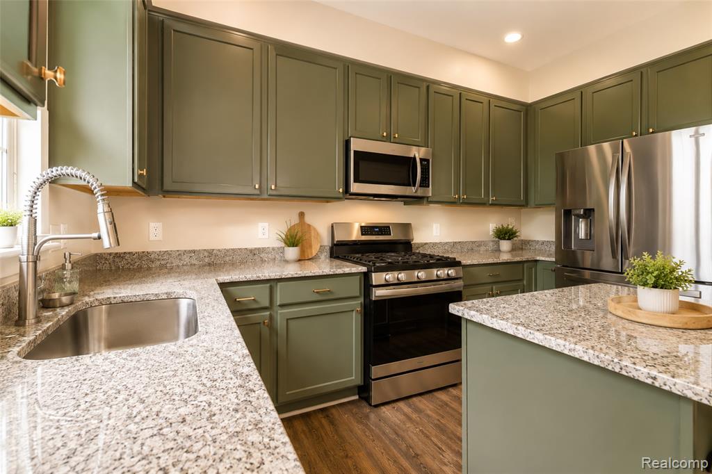 41544 Oconnor Lane, Novi, MI 48377 — Photo 20