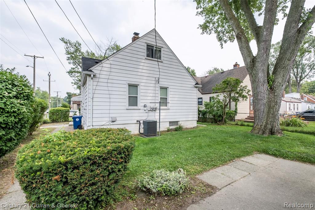 9663 Columbia, Redford, MI 48239 — Photo 46