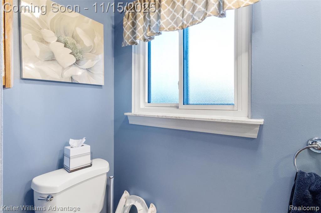 9243 Knolson Street, Livonia, MI 48150 — Photo 12