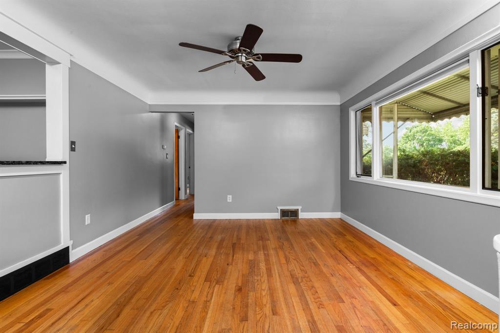 790 Friar Drive, Milford, MI 48381 — Photo 11