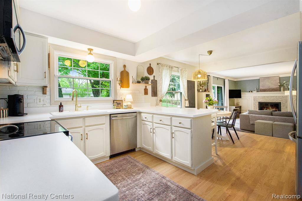 44947 Partridge Drive, Plymouth, MI 48170 — Photo 12