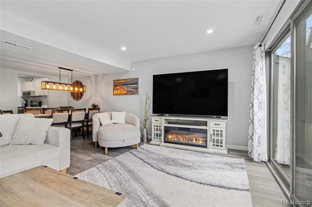 798 Peninsula Court, Ann Arbor, MI 48105 — Photo 3