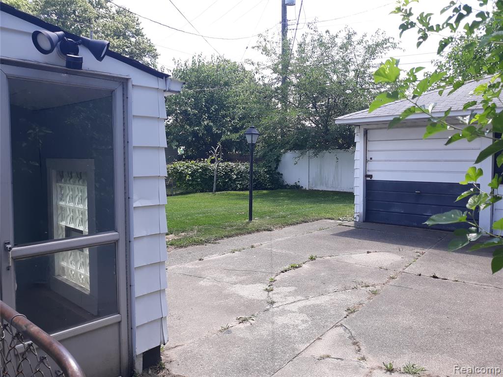750 E CHESTERFIELD Street, Ferndale, MI 48220 — Photo 3