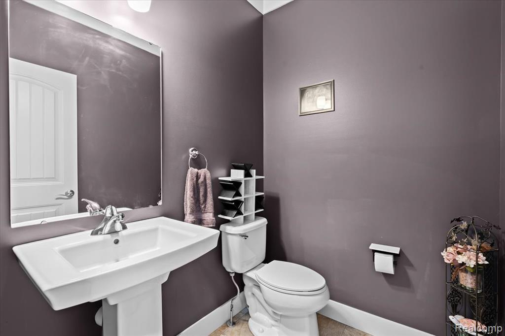 552 Hewitt Street, Howell, MI 48843 — Photo 14