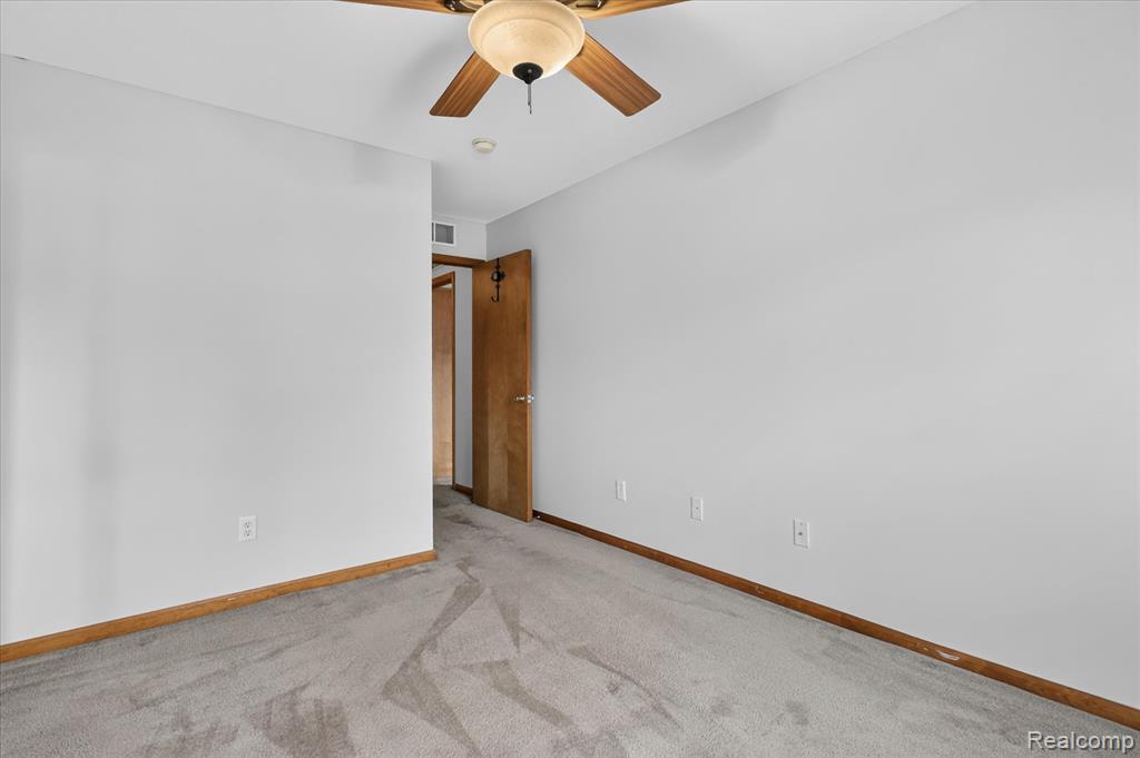 45720 Prairiegrass Court, Belleville, MI 48111 — Photo 18