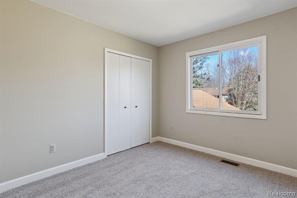 25567 BUCKMINSTER Drive, Novi, MI — Photo 25