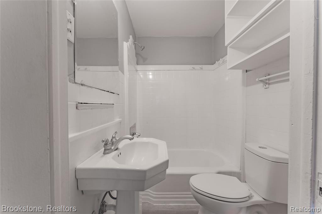 62 Court Street, Pontiac, MI 48342 — Photo 18