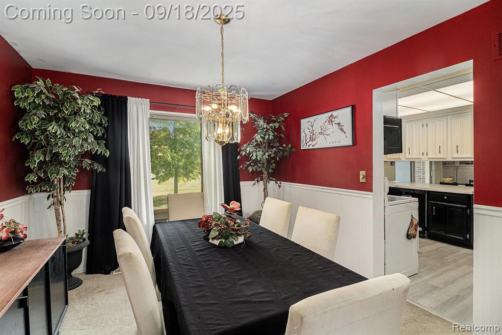 15721 Kristin Lane, Riverview, MI 48193 — Photo 11