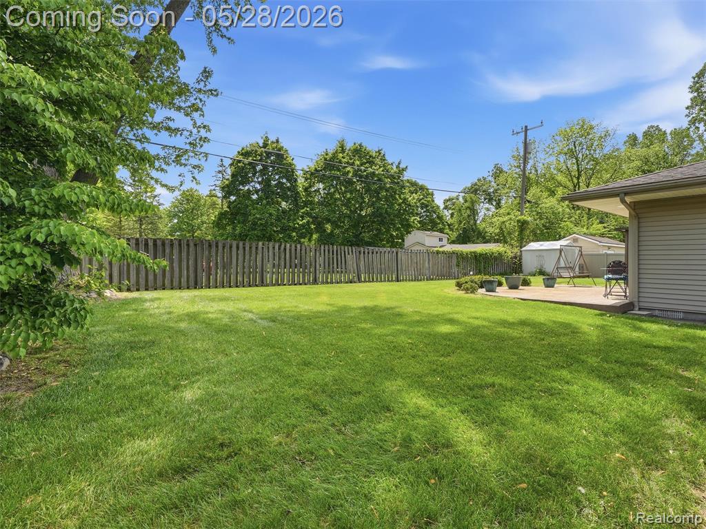 21156 Robinson Street, Farmington, MI 48336 — Photo 26