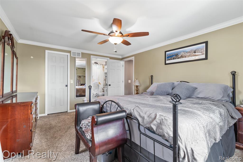 4748 Ravinewood Drive, Commerce Twp, MI 48382 — Photo 27