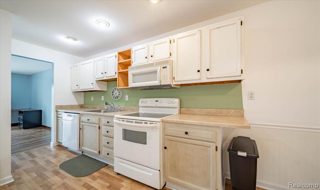 7310 Bluewater Drive, 116, Clarkston, MI 48348 — Photo 4