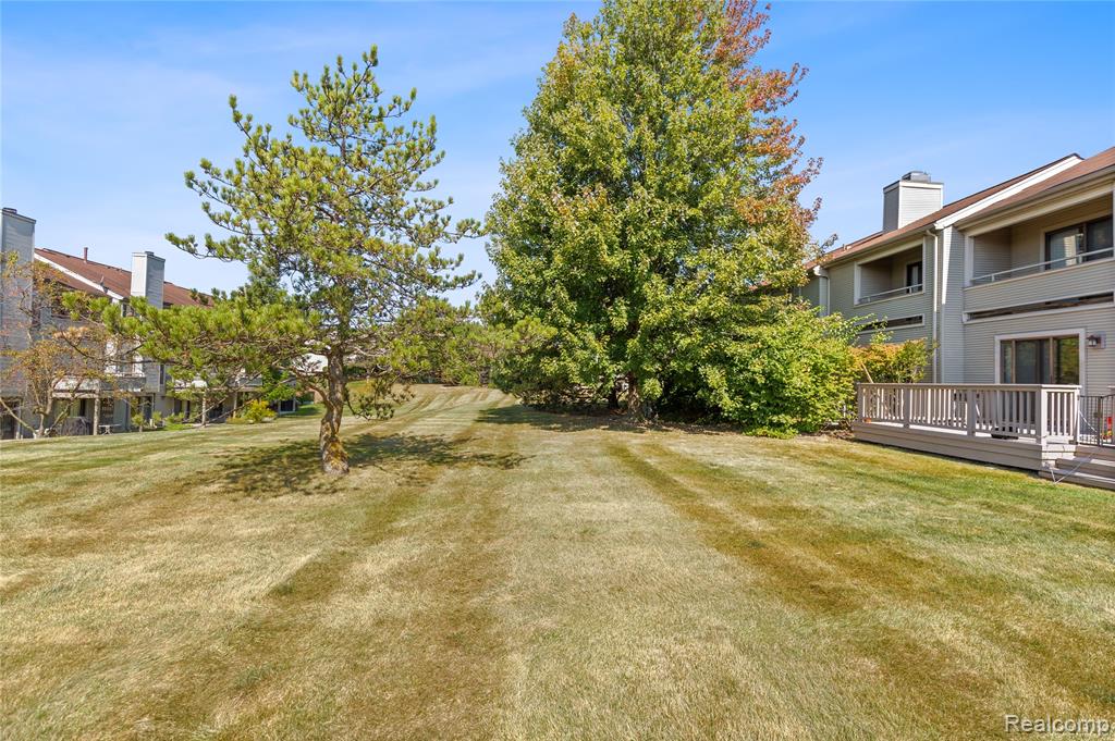 629 Ashley Circle, Rochester Hills, MI 48307 — Photo 32