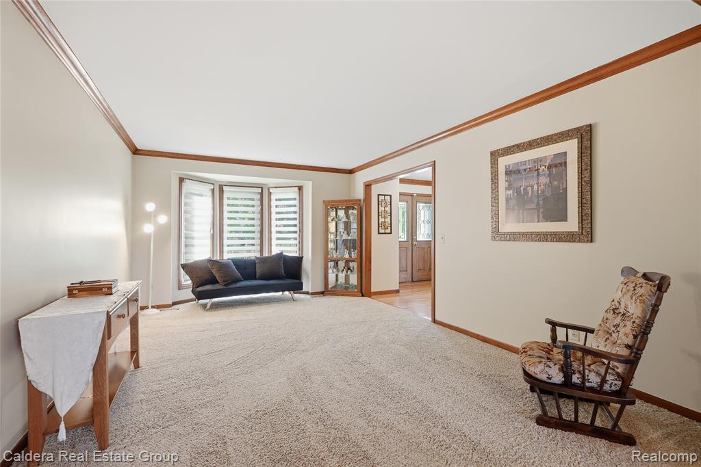 8915 Chestnut Run Drive, Utica, MI 48317 — Photo 10