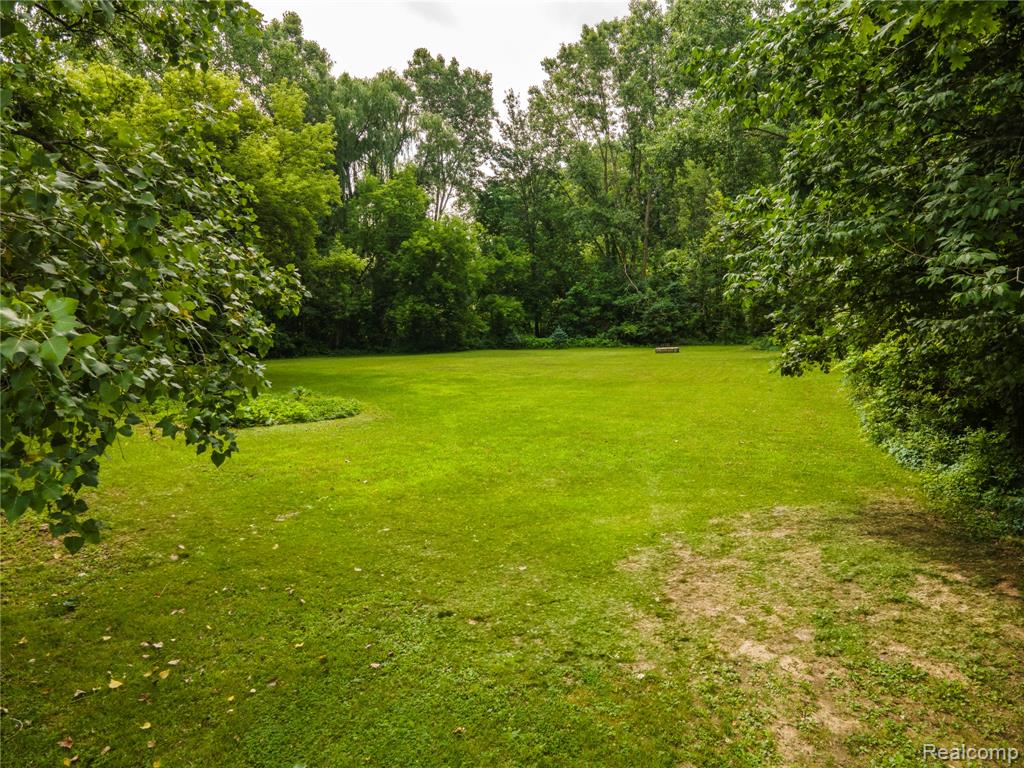 7244 Schoolcraft Drive, Davison, MI 48423 — Photo 9