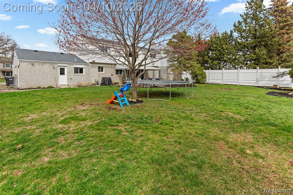 4594 Barcroft Way, Sterling Heights, MI 48310 — Photo 51