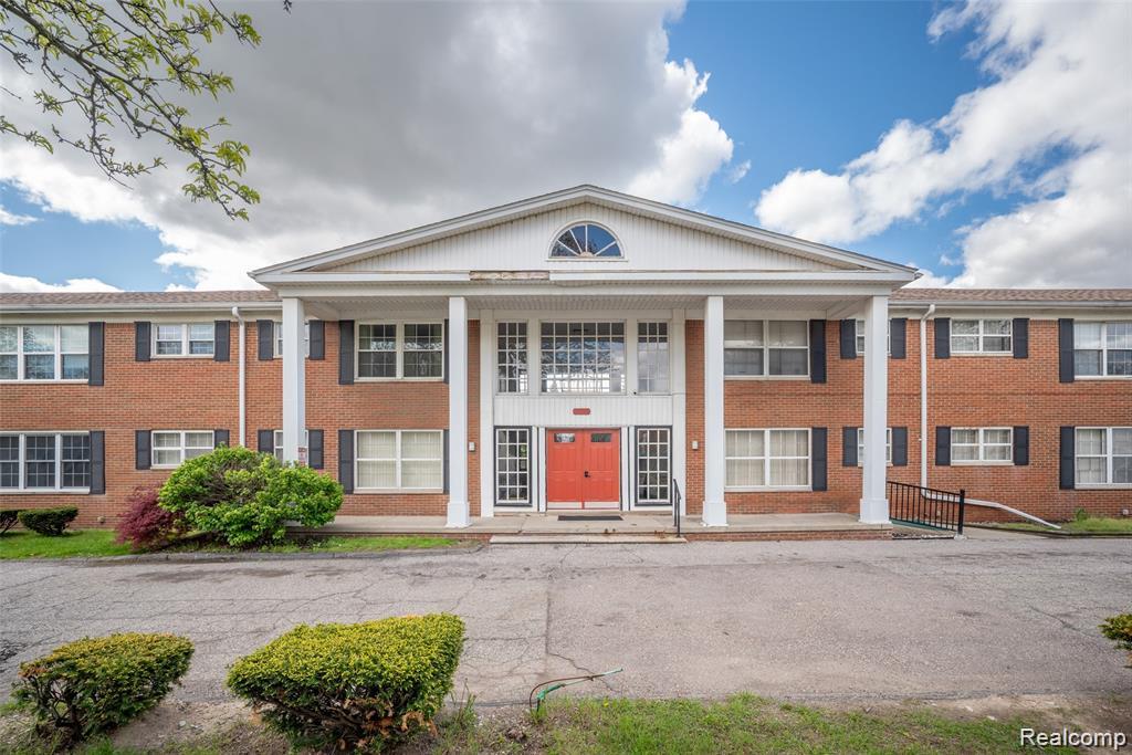 25301 Five mile, 130, Redford, MI 48239