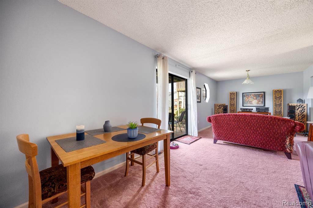 4933 OAK HILL Drive, Waterford, MI 48329 — Photo 11