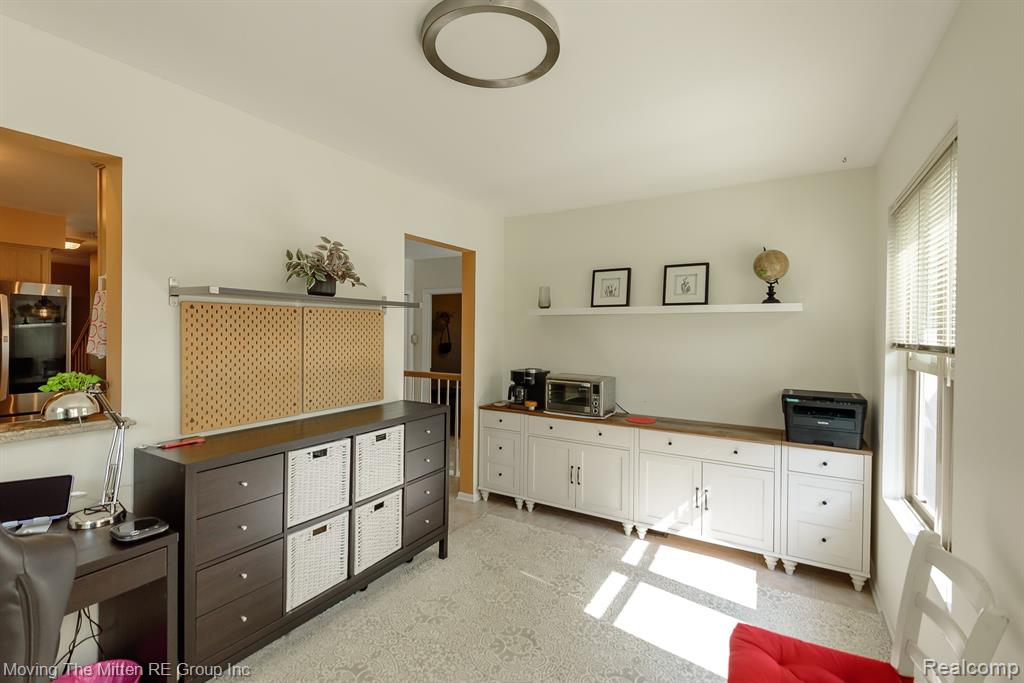 9501 Madison Drive, Belleville, MI 48111 — Photo 21
