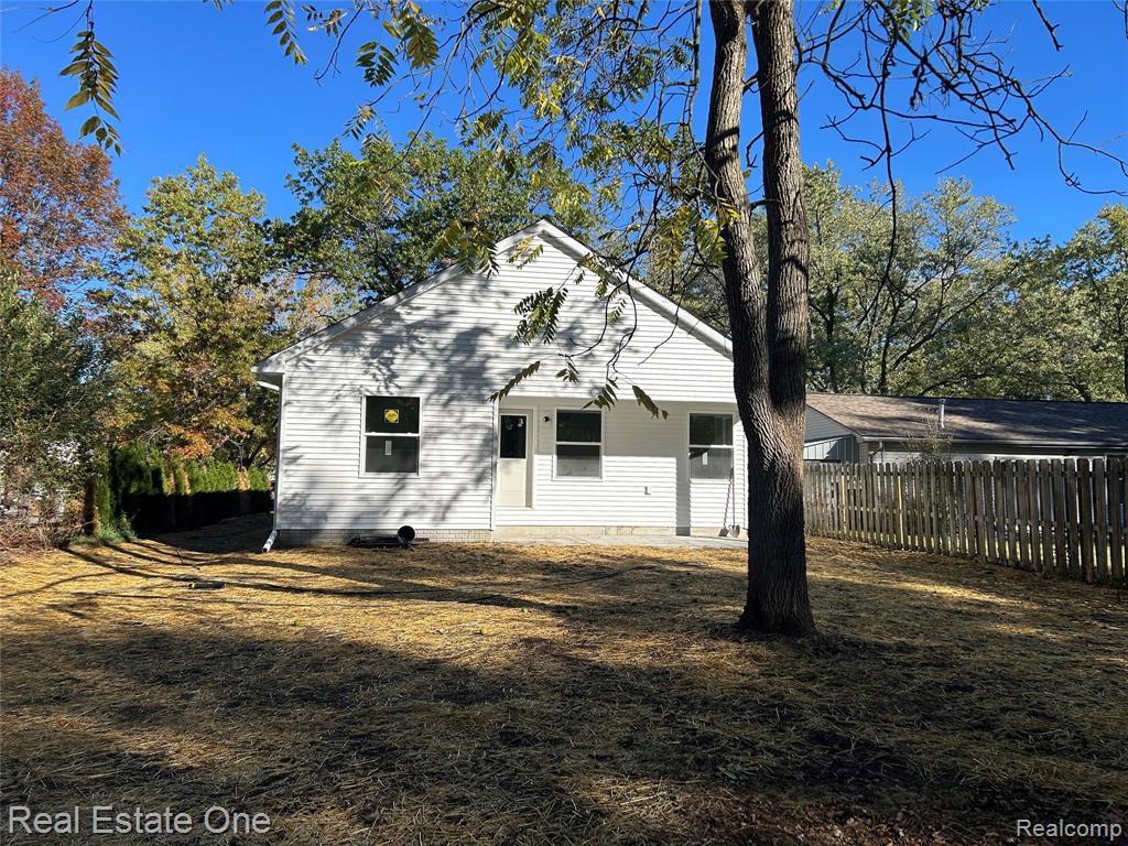 774 Keith Street, Oxford, MI 48371 — Photo 2