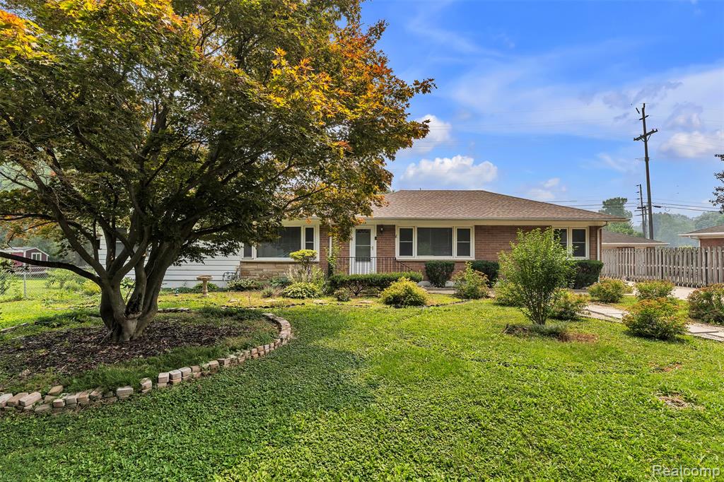 4918 Ainsley Avenue - Photo 2