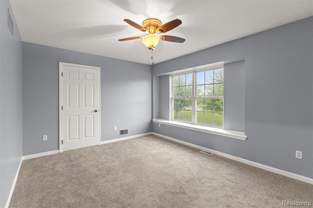10913 Edlie Circle, Dearborn Heights, MI 48214 — Photo 25