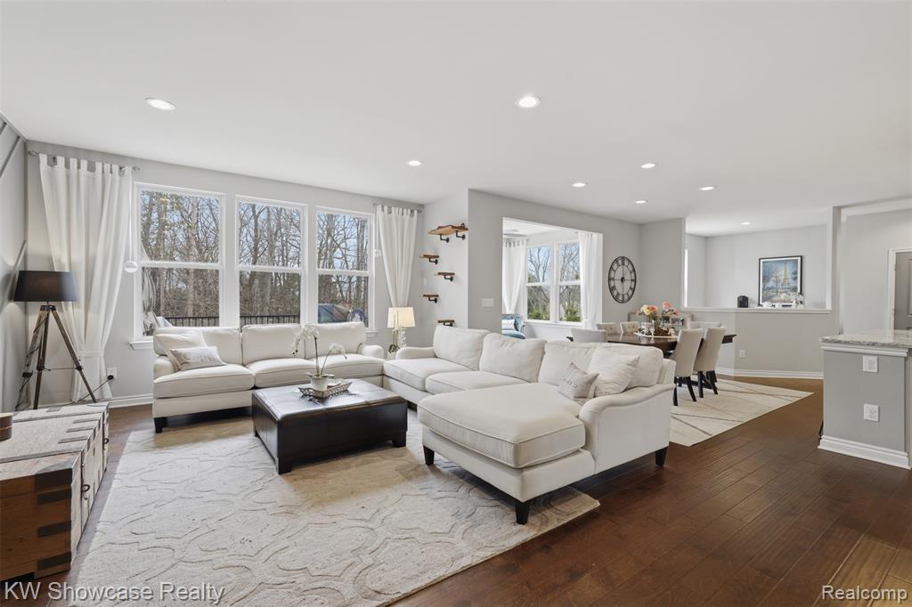 30253 MACINTOSH Lane, New Hudson, MI 48165 — Photo 10